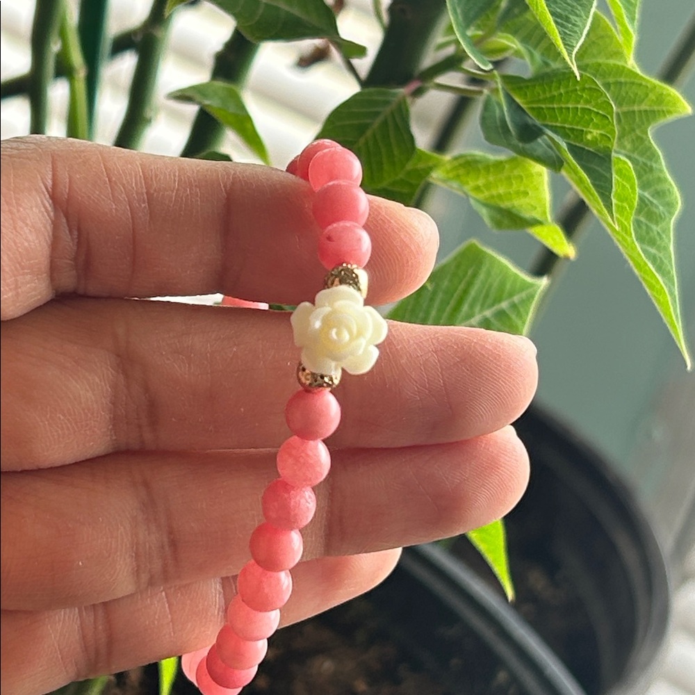 Handmade Pink Quartzite Beaded Bracelet with Rose Accent - Picture 3 of 4